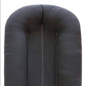 Snuggle me organic lounger in Sparrow